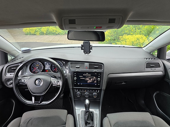 Volkswagen Golf VII 6 of 6