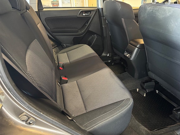 Subaru Forester 18 of 30