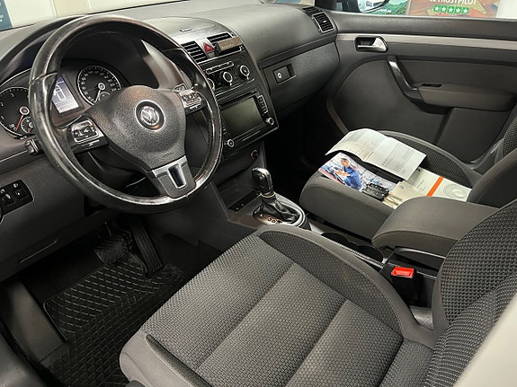Volkswagen Touran 9 of 23