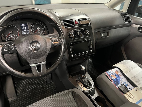Volkswagen Touran 18 of 23