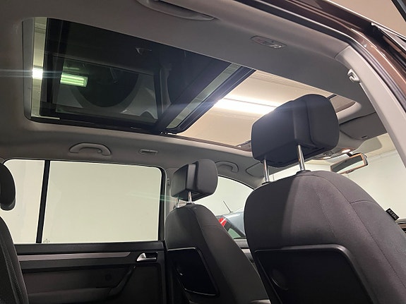 Volkswagen Touran 13 of 23