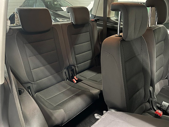 Volkswagen Touran 11 of 23