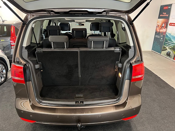 Volkswagen Touran 17 of 23