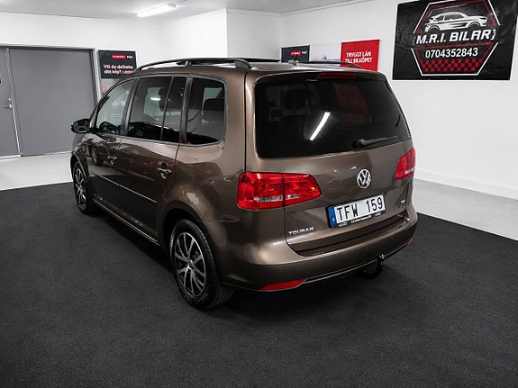 Volkswagen Touran 4 of 23