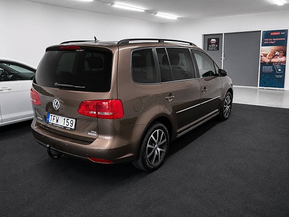 Volkswagen Touran 6 of 23