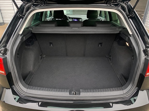 Volvo V70 4 of 6