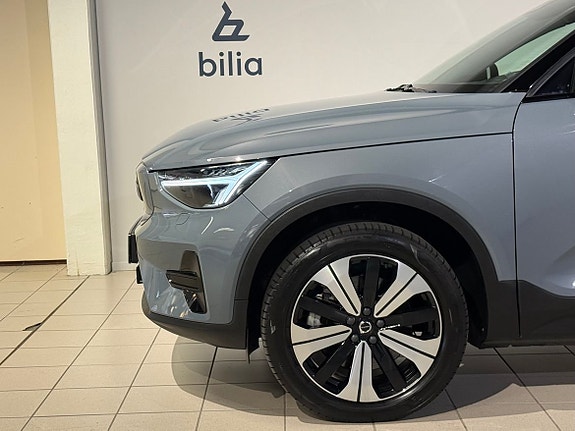 Volvo XC40 3 of 5