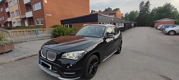 BMW X1 3 of 5