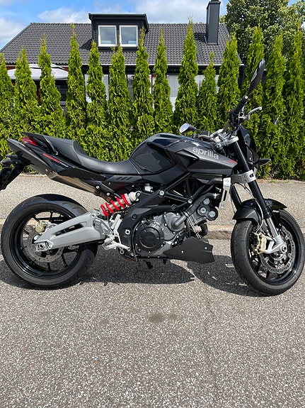 Aprilia Shiver 750 2 of 5