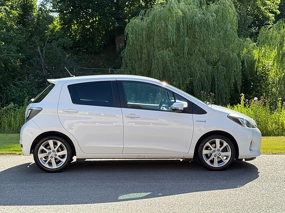 Toyota Yaris 5 of 5