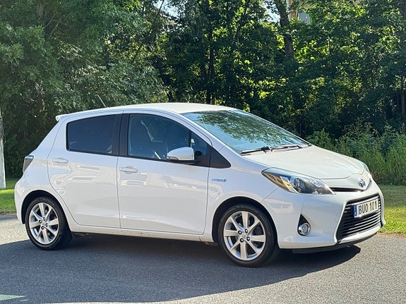 Toyota Yaris 4 of 5