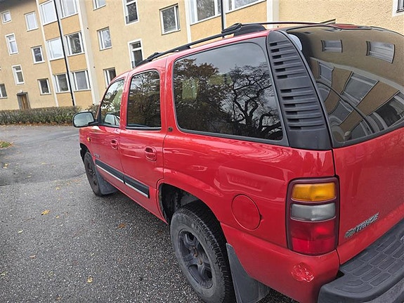 Chevrolet Tahoe 4 of 5