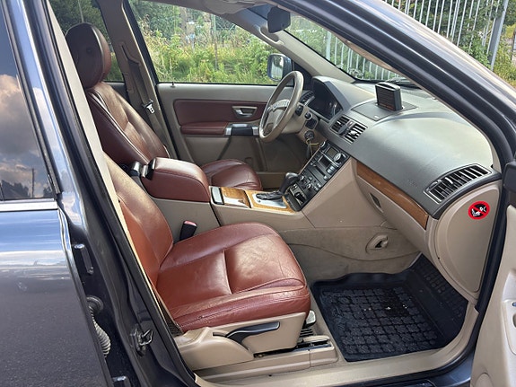 Volvo XC90 6 of 9