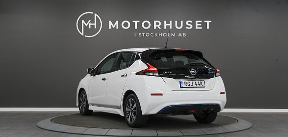 Nissan Leaf 4 of 21