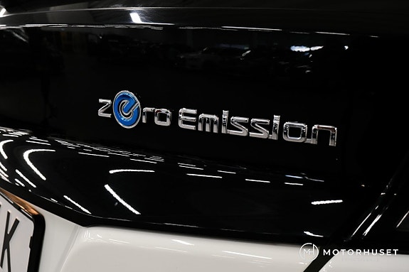 Nissan Leaf 16 of 21