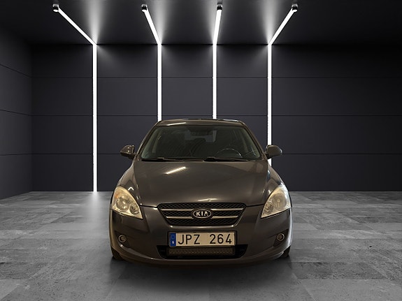 Kia Ceed 2 of 5