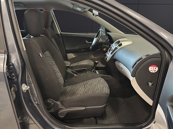 Kia Ceed 11 of 20