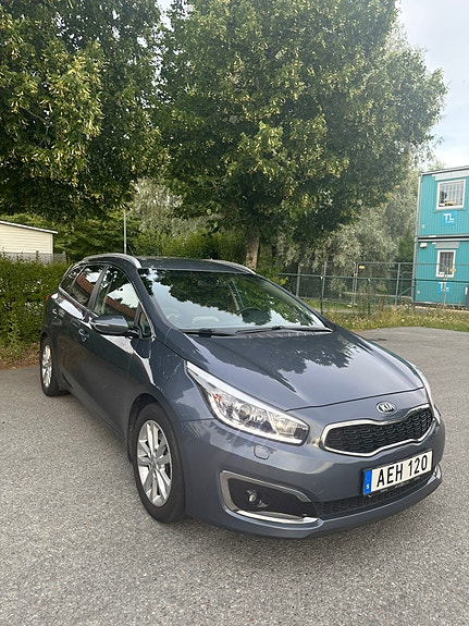 Kia Ceed 2 of 5