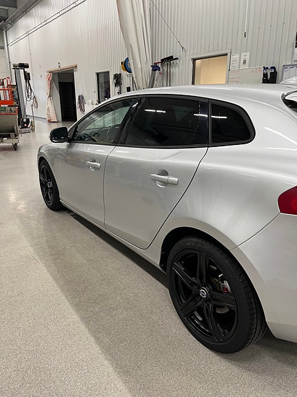 Volvo V40 3 of 5