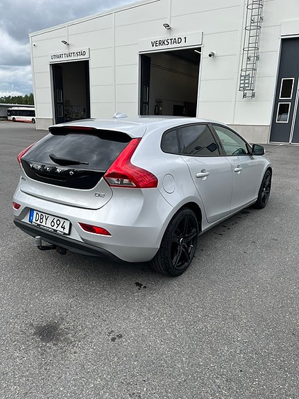 Volvo V40 2 of 3