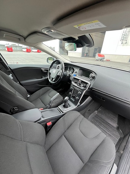 Volvo V40 3 of 3