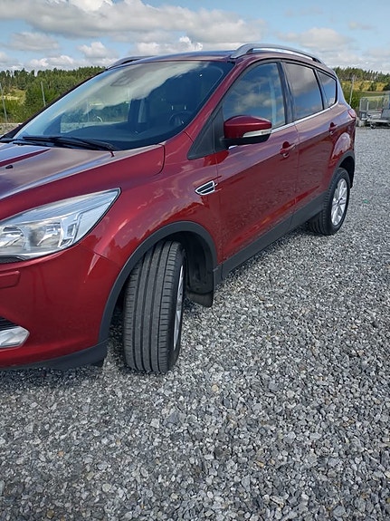 Ford Kuga 2 of 5