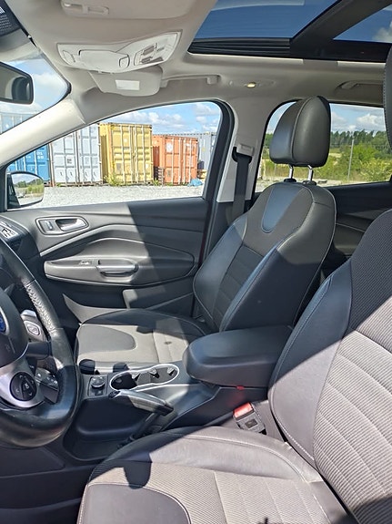 Ford Kuga 7 of 9
