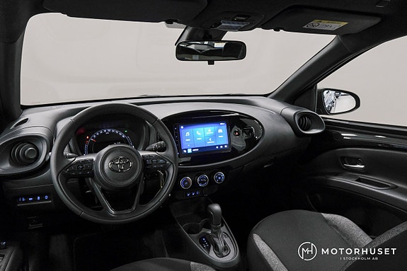 Toyota Aygo X 8 of 18