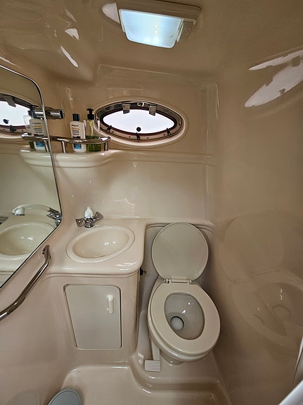 Sea Ray 260 Sundancer -01, Mercruiser 5.7 EFI, Bravo 3 duoprop, med trailer 6 of 13