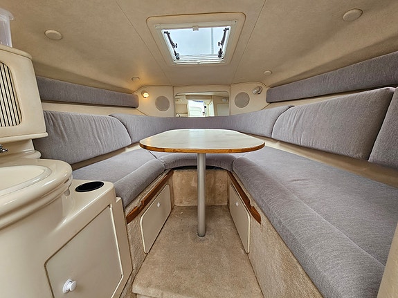 Sea Ray 260 Sundancer -01, Mercruiser 5.7 EFI, Bravo 3 duoprop, med trailer 3 of 13
