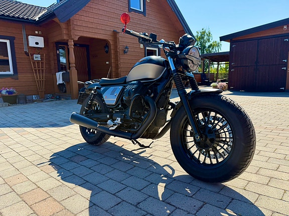 Moto Guzzi V9 3 of 5