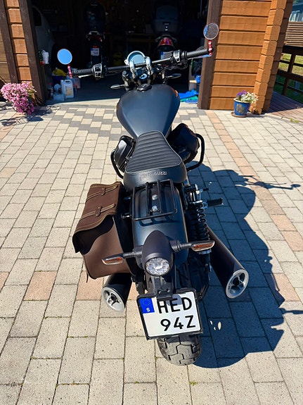 Moto Guzzi V9 5 of 5