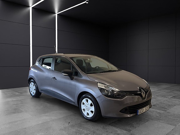 Renault Clio 8 of 22