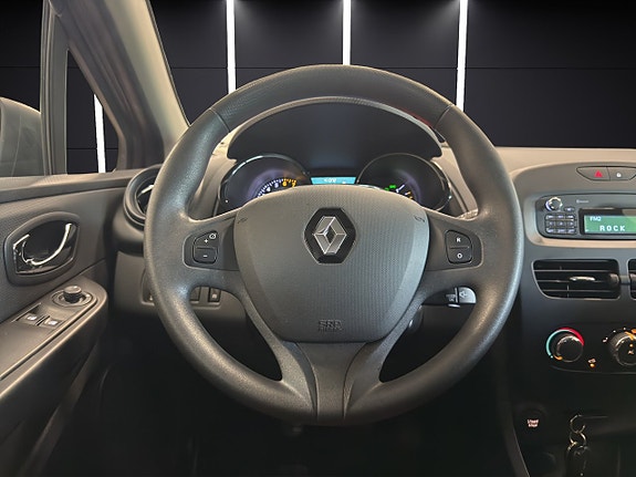 Renault Clio 14 of 22