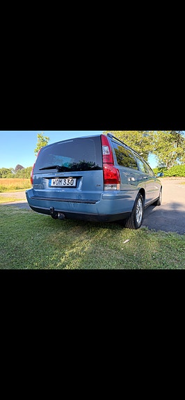 Volvo V70 4 of 5