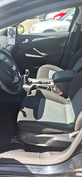 Ford Mondeo 9 of 16