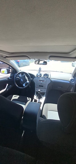 Ford Mondeo 14 of 16