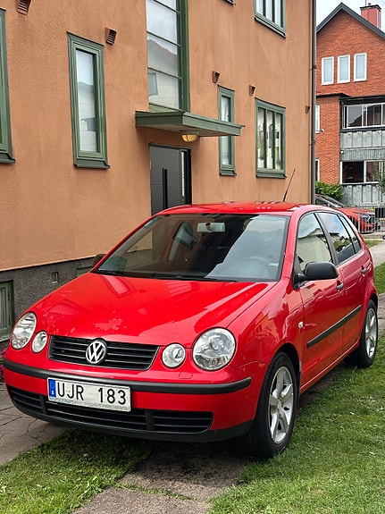 Volkswagen Polo 2 of 5