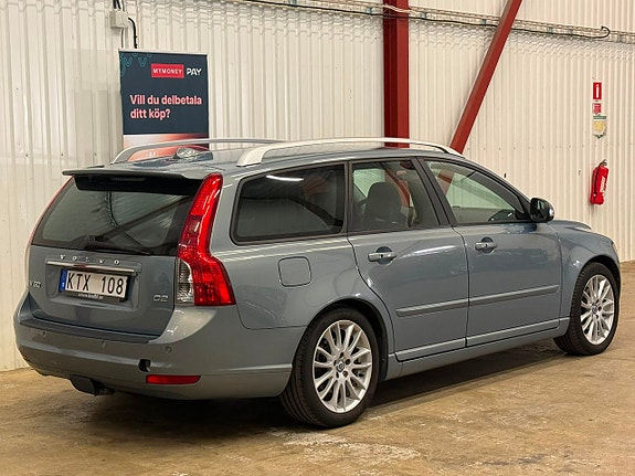 Volvo V50 2 of 21