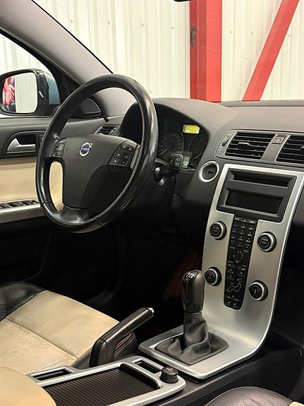 Volvo V50 15 of 21