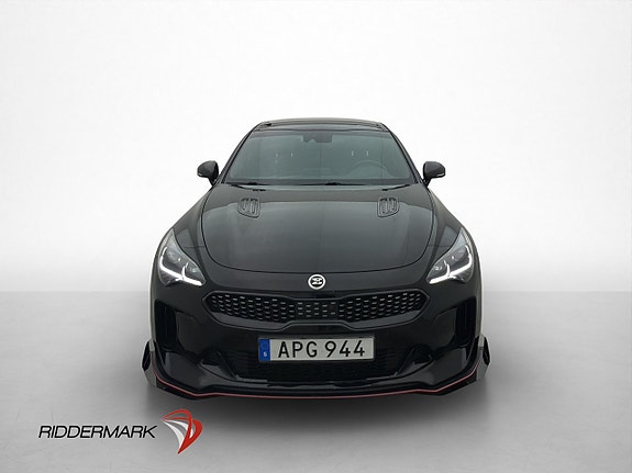 Kia Stinger 2 of 5