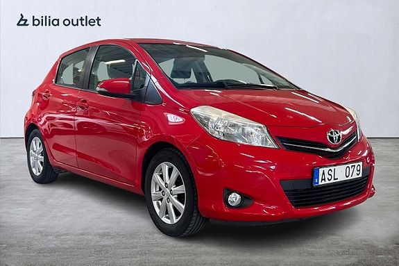 Toyota Yaris 4 of 5