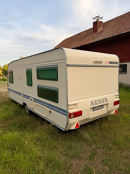 Adria Adria unica B 562UK 3 of 9