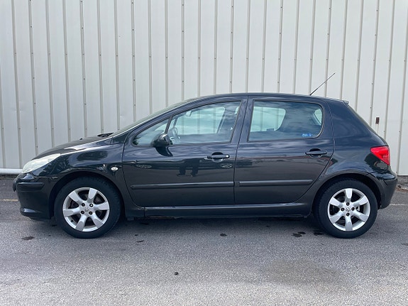 Peugeot 307 2 of 5