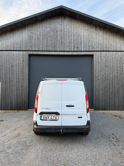 Ford Transit Connect 4 of 5