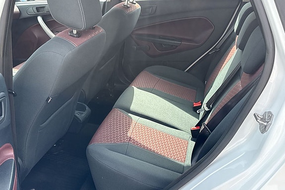 Ford Fiesta 5 of 9