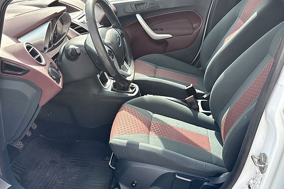Ford Fiesta 8 of 9
