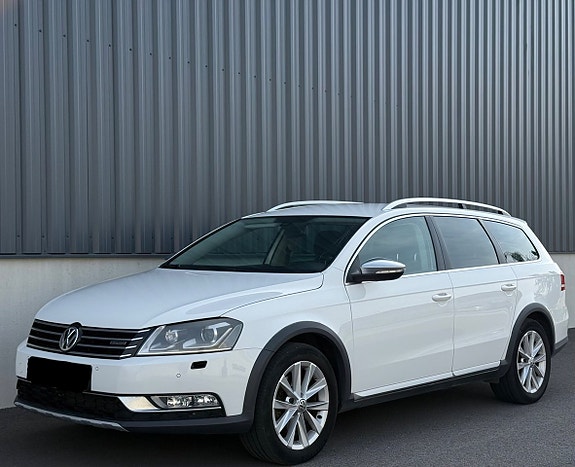 Volkswagen Passat Alltrack 3 of 5