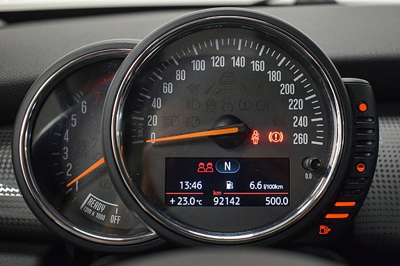 MINI Cooper 11 of 18