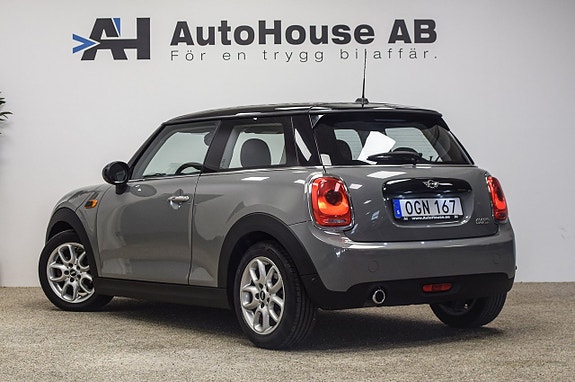 MINI Cooper 2 of 18